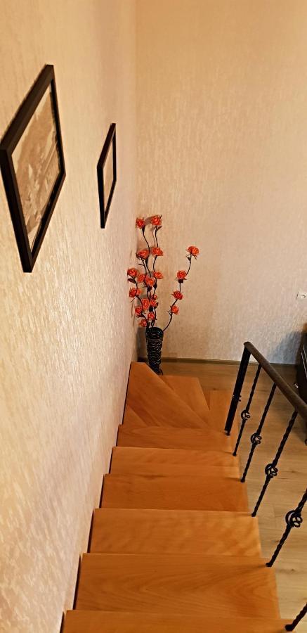 Bright And Cozy Apartment On Aghmashenebeli Avenue Tbilisi Luaran gambar