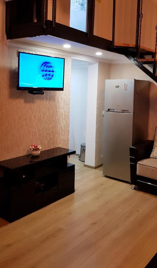 Bright And Cozy Apartment On Aghmashenebeli Avenue Tbilisi Luaran gambar