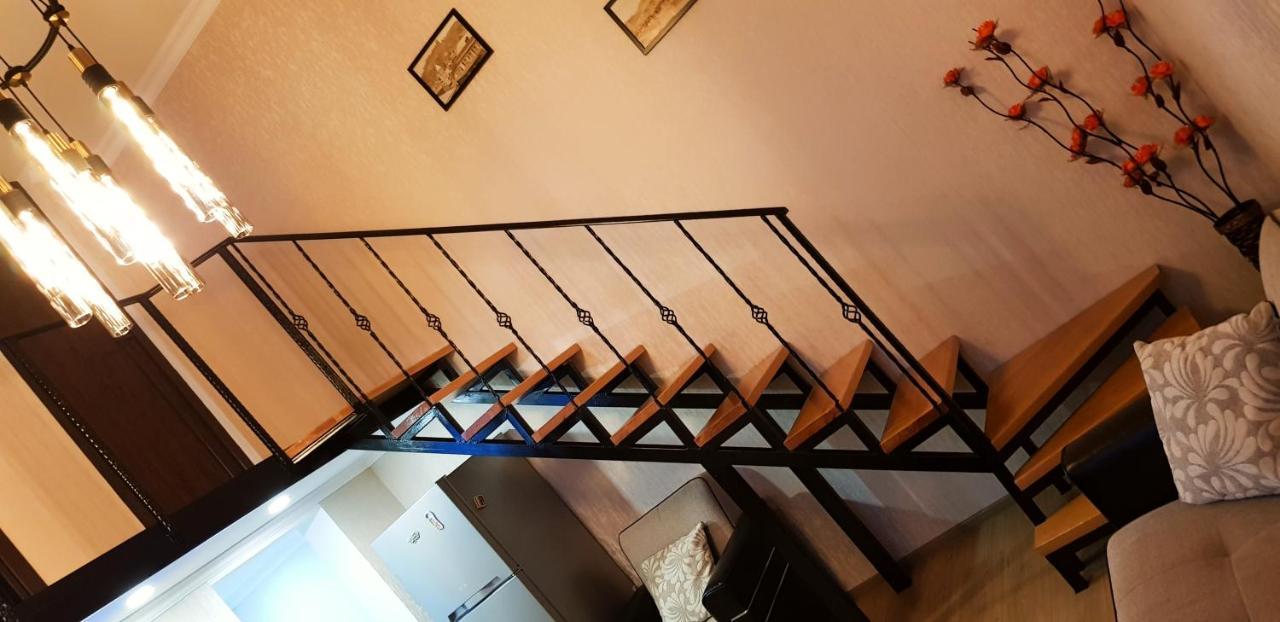 Bright And Cozy Apartment On Aghmashenebeli Avenue Tbilisi Luaran gambar