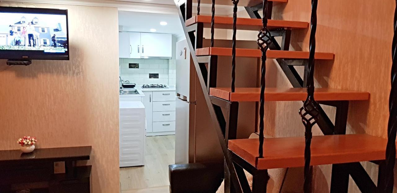 Bright And Cozy Apartment On Aghmashenebeli Avenue Tbilisi Luaran gambar