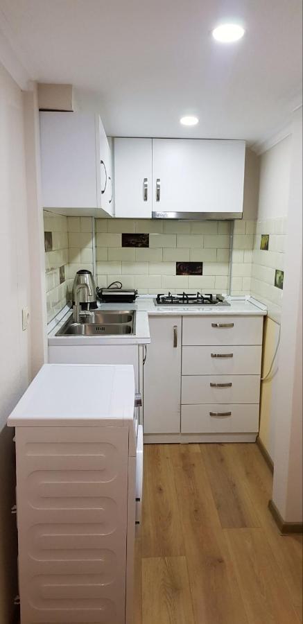 Bright And Cozy Apartment On Aghmashenebeli Avenue Tbilisi Luaran gambar