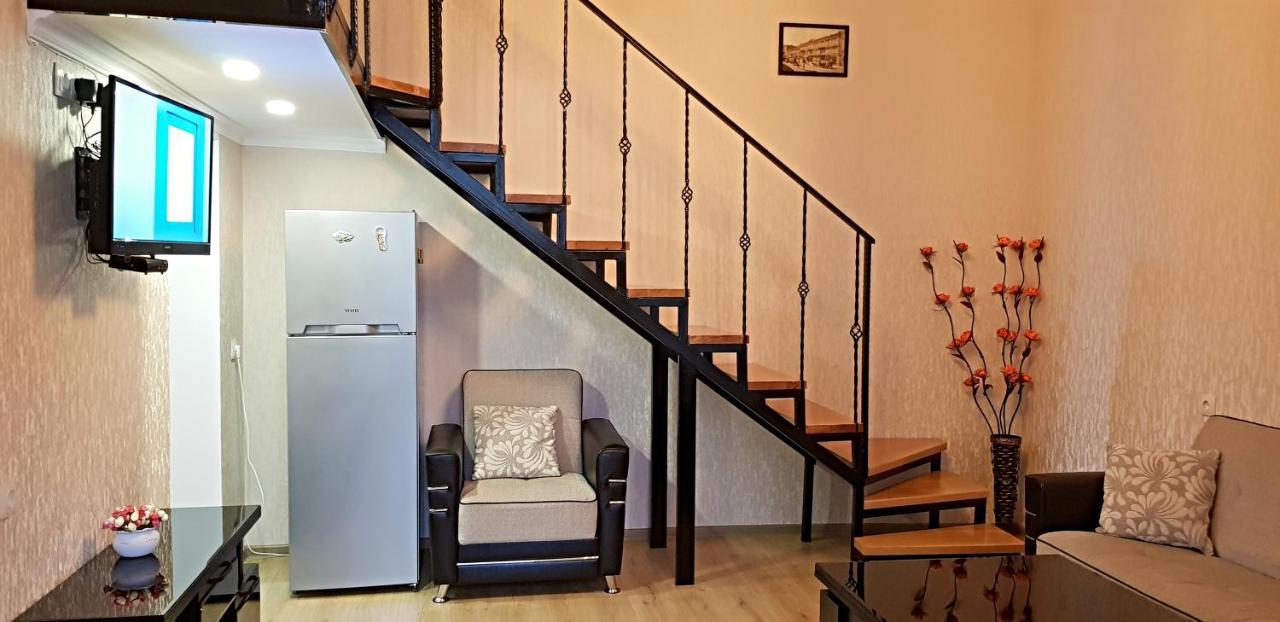 Bright And Cozy Apartment On Aghmashenebeli Avenue Tbilisi Luaran gambar