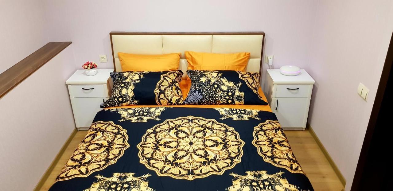 Bright And Cozy Apartment On Aghmashenebeli Avenue Tbilisi Luaran gambar