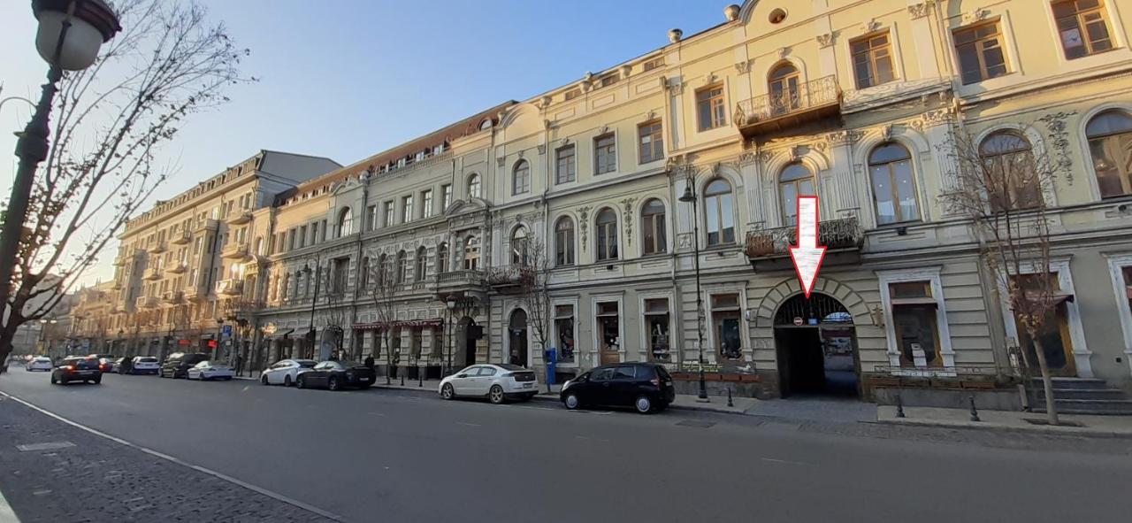 Bright And Cozy Apartment On Aghmashenebeli Avenue Tbilisi Luaran gambar